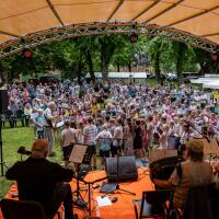 KinderKunst und Lieder: "Die Menschen sind alle verschieden"